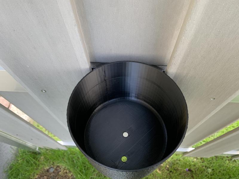 Blumentopfhalter für Lamellenzaun