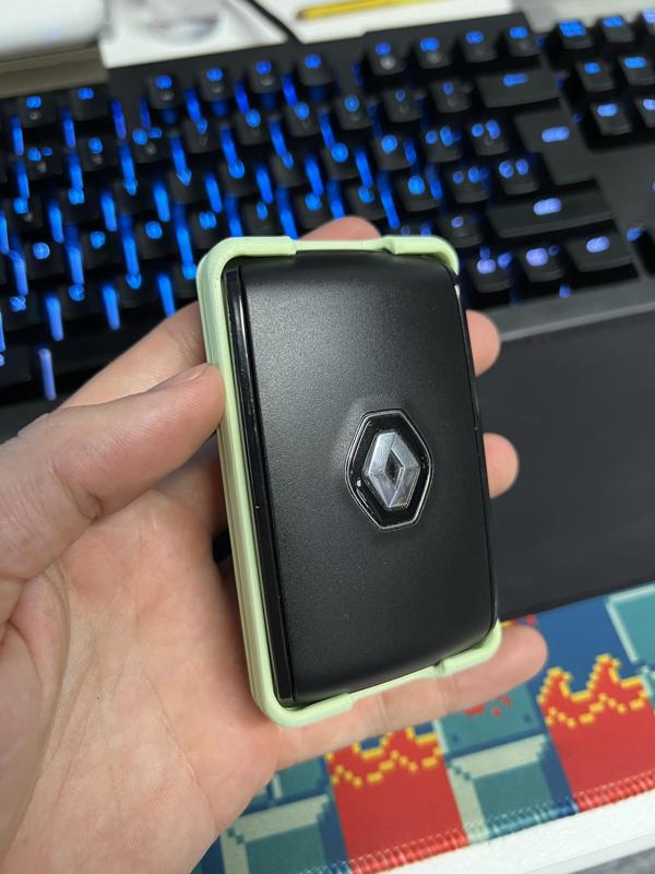 Compact Keychain for Renault key