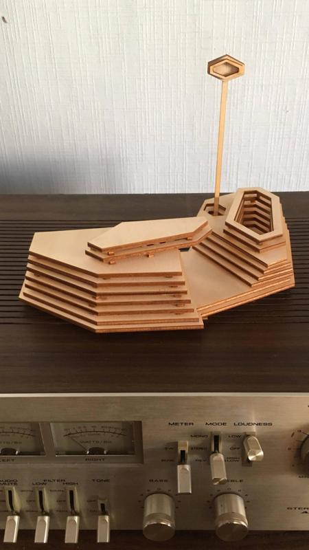 Model / Tranquility base hotel & casino - Arctic Monkeys