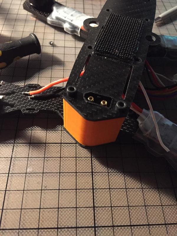 THuG220 (180 Micro Chassis) RearPod "Lowrider " XT60 28mm