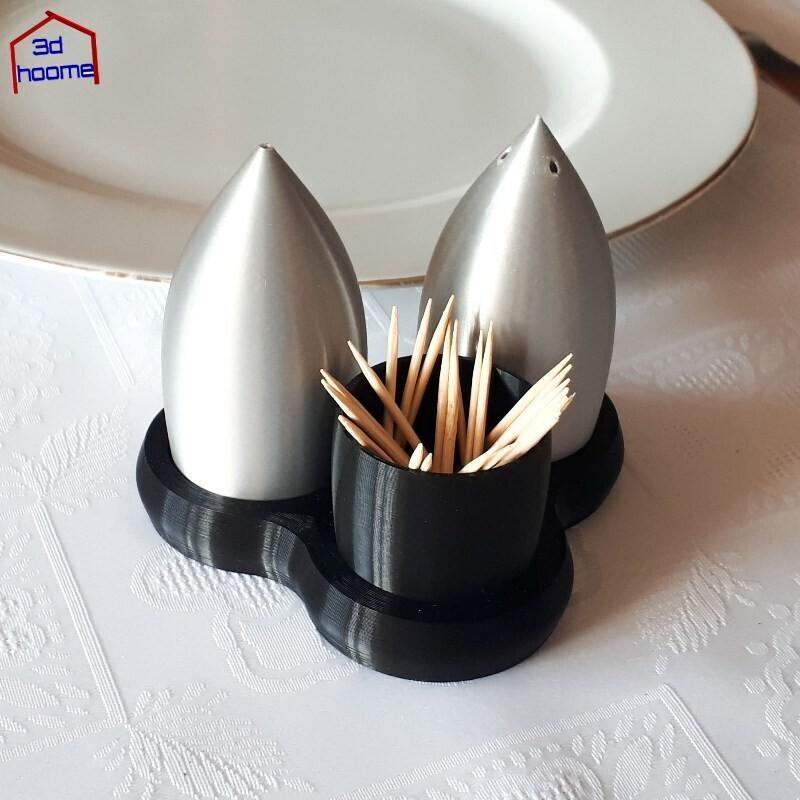 Salt & Pepper Shaker Set