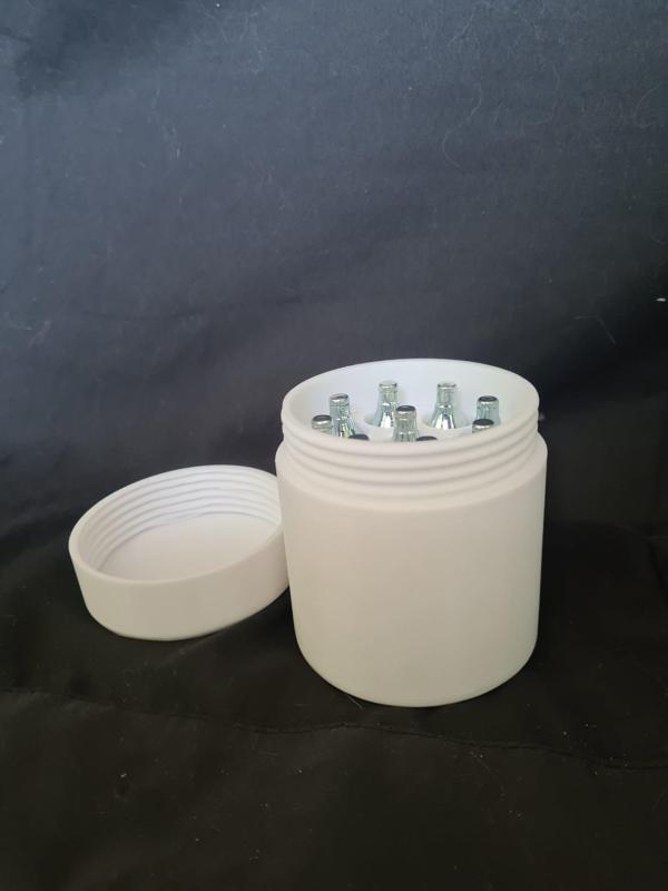 CO2 container