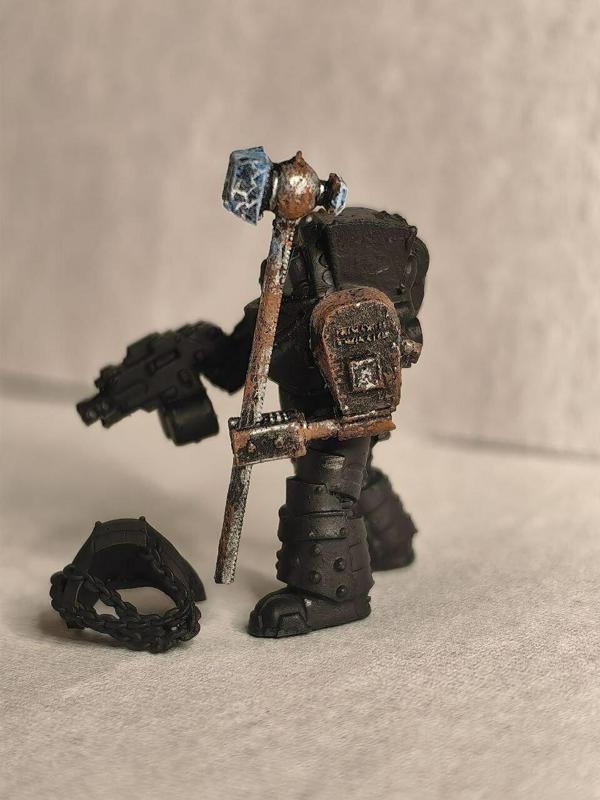 Iron Hammer Dominators Arm