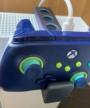 Xbox Series S controller stand