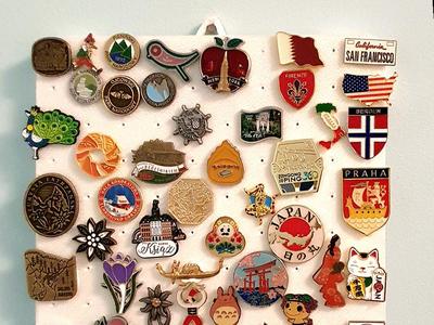 Modular pins display board