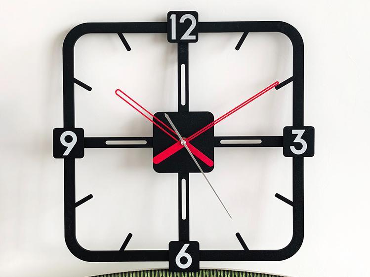 Large-sized square wall clock in minimalist style (38cmX38cm)