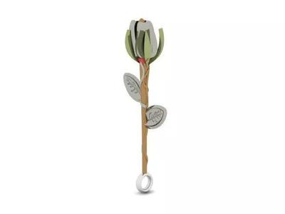 minimal pendant necklace with rose design