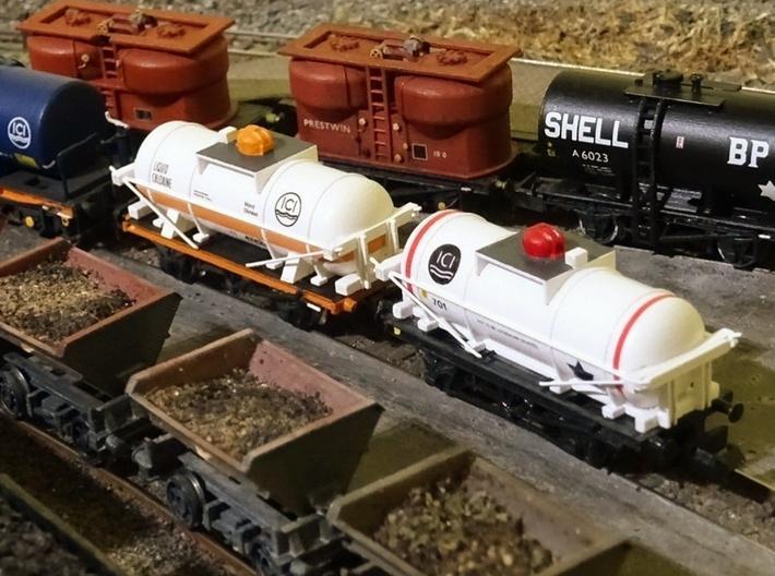 2x N Gauge 14t Chlorine Tanks