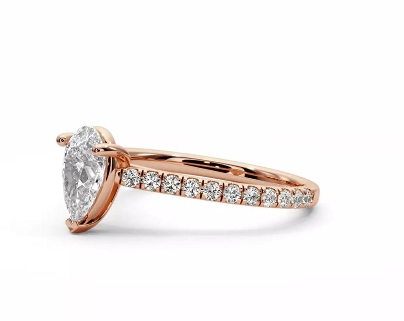 Engagement ring  Pear diamond