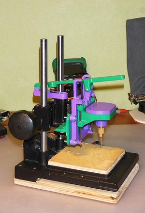 Mini drilling machine on the engine from HDD
