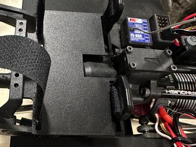 Vanquish VRD Carbon Center Battery Tray