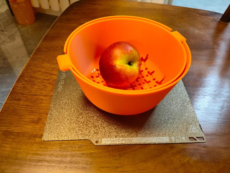 Drainer basket, fruit drainer plate