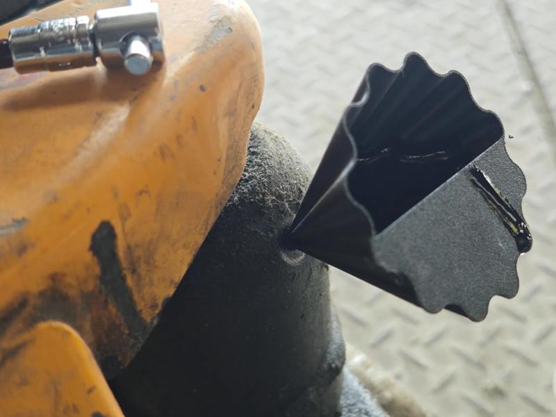 Hydraulic Forklift Auxiliary Fueling Funnel