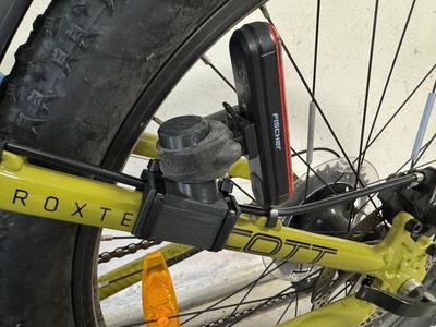 SCOTT ROXTER Tail Light Holder