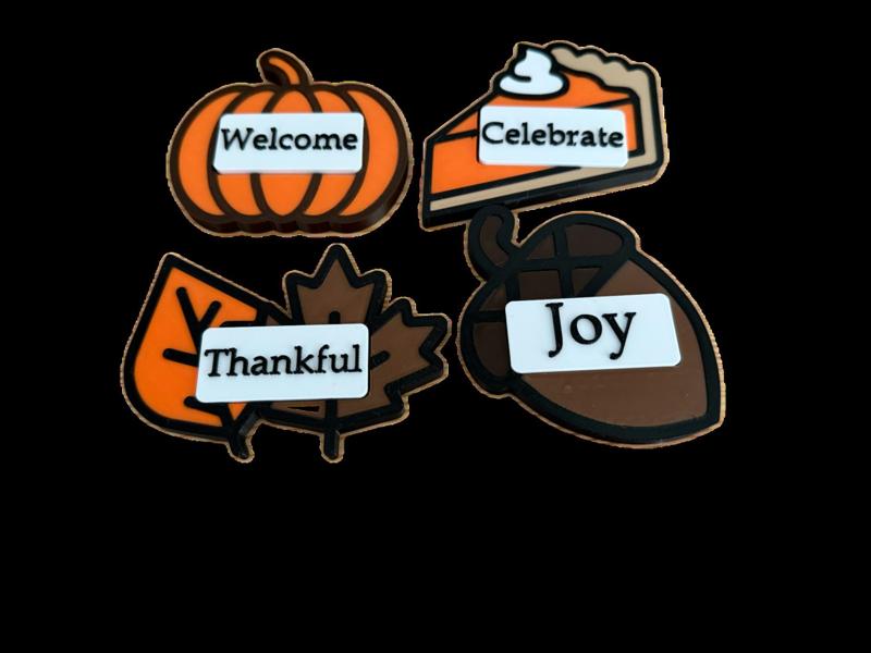 Pumpkin Pie and Leaf Name Tag Place Settings