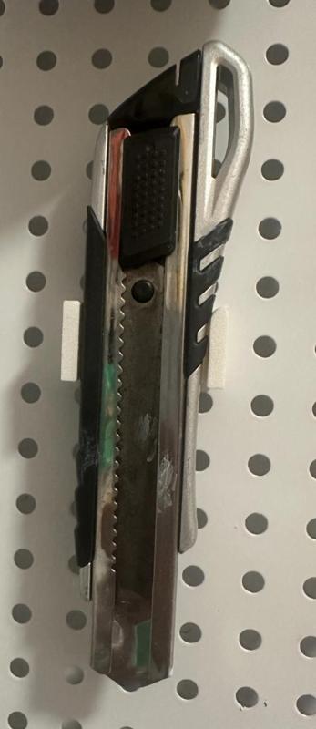 Deli Utility Knife Pegboard Holder