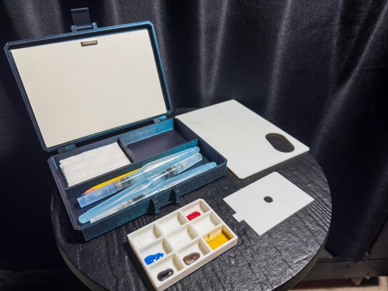 Small Plein Air Painting Kit with Removable Trays