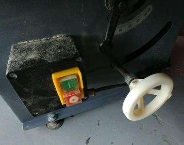 Volante de regulación mesa de sierra