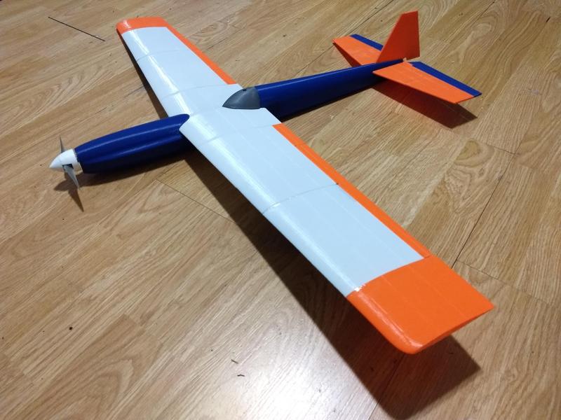 Mooner - 900mm entry level R/C Electric SP400 pylon racer