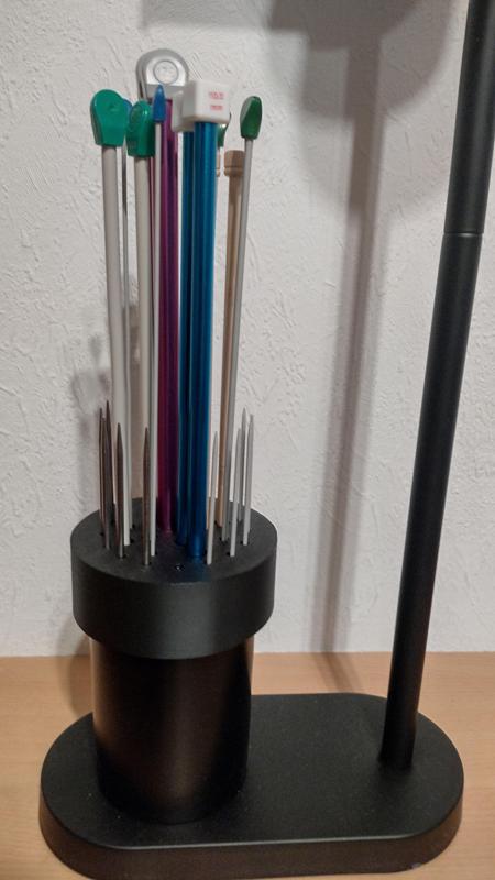 Holder for knitting needles - knitting needle holder