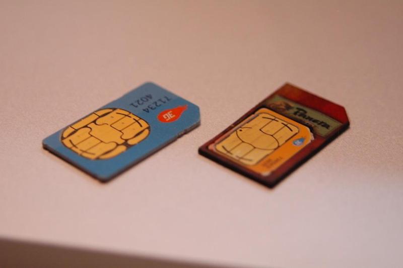Lasercutter Micro-Sim Card in Mini-Sim Card Adapter
