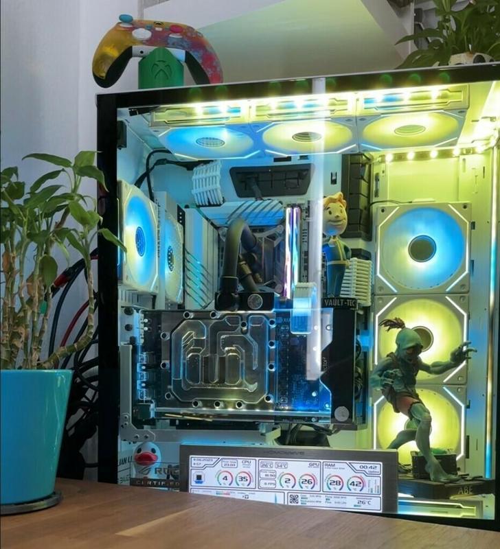 Lian-Li O11 Dynamic XL Backplate for Cable and Watercooling