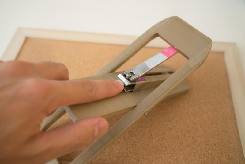 Nailcutter for one hand