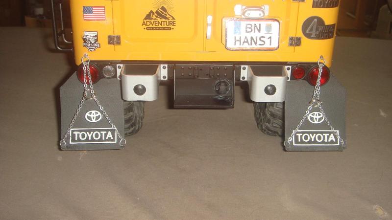 FMS TOYOTA FJ40  Mud flap  and  Trailer socket