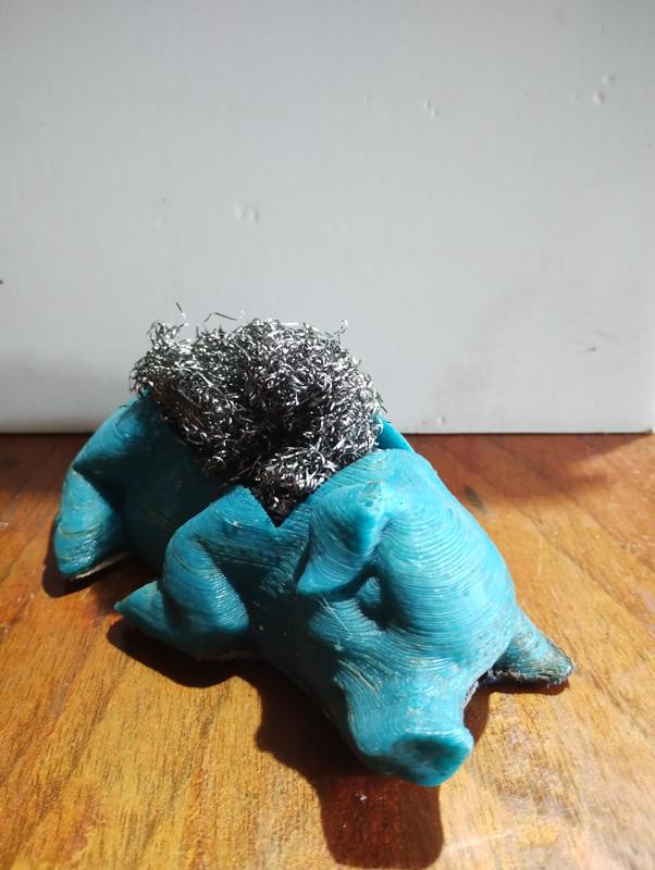 sponge or metal sponge holder piglet