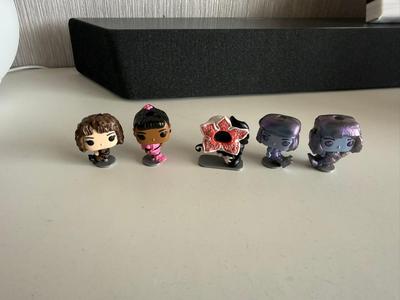 Stranger Things Kinder Joy Stands
