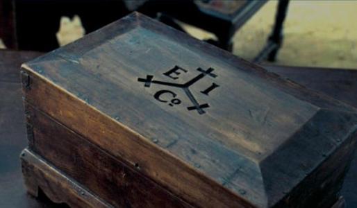 Chest Lord Cutler Beckett Letter of Marque Pirates