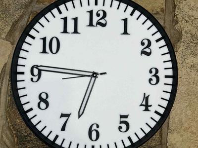 classic clock easy to print without support 