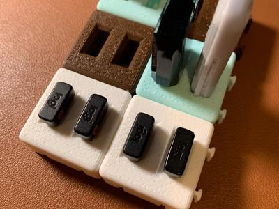 Expandable USB holder block module