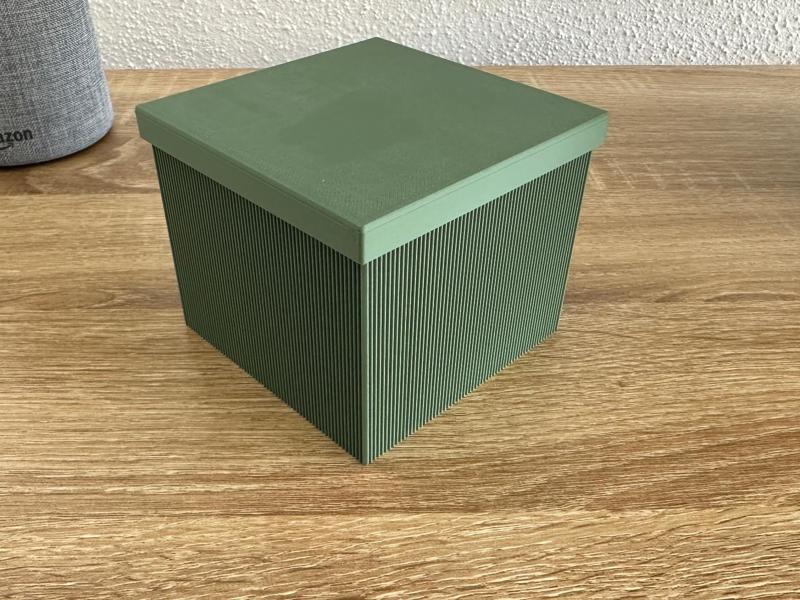 Box incl. cover - Box inkl. Deckel- 90x90x75mm