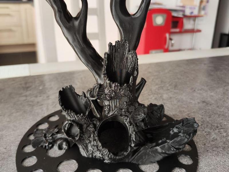 Dead tree decor