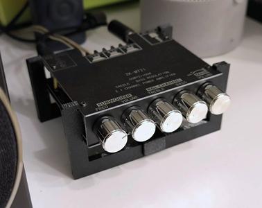 Simple feet for the ZK-MT21 amplifier