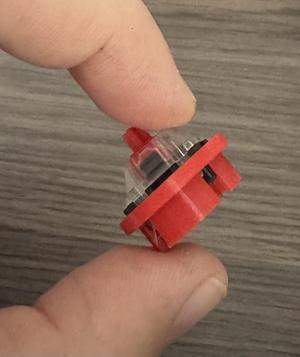 Parametric round insert for mounting an MX-style switch
