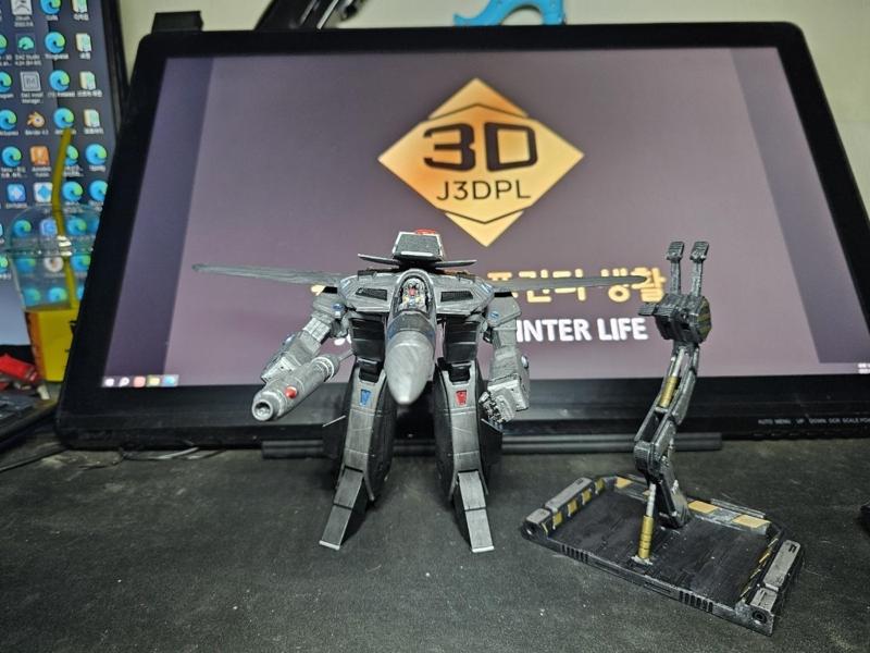 Macross VF-1J Valkyrie Gerwalk