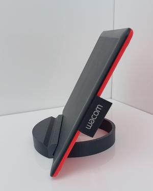 One by Wacom Stand