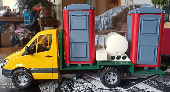 Toi Toi van based on the Bruder Sprinter