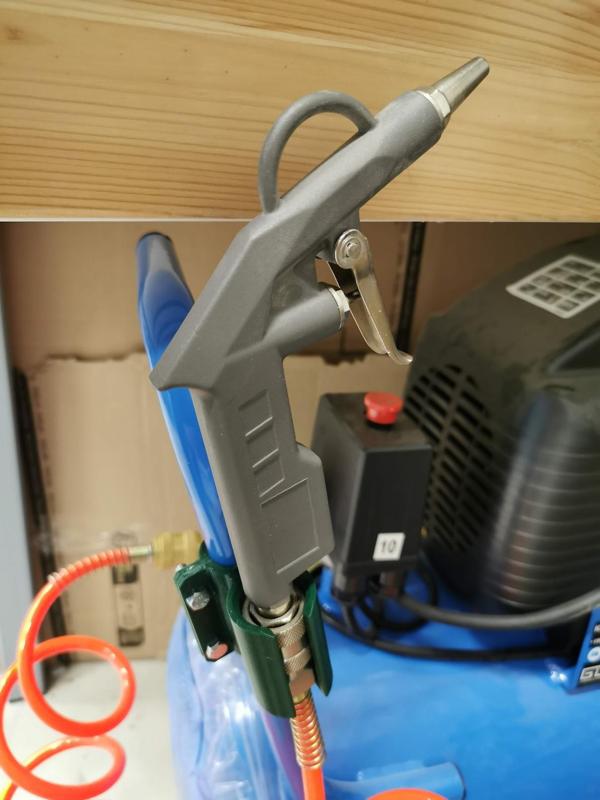 Compressor tool / nozzle holder