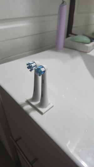 Oral-b IO - brush head stand
