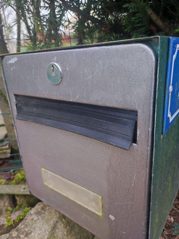 trappe de boîte aux lettres