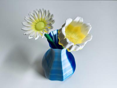 Cup Shaped Flower Magnet - Color Change