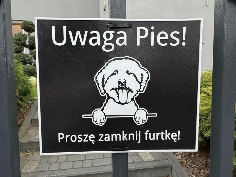 Beware of Dog (Uwaga Pies) badge