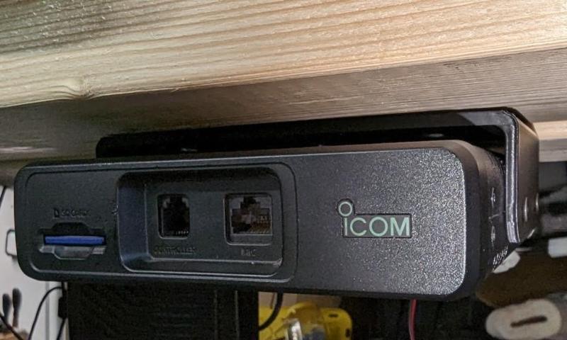 iCom ID-5100 Mounting Bracket - Low Profile