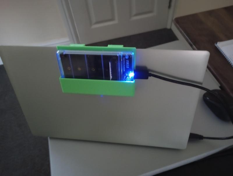 External Hard drive holder for laptop