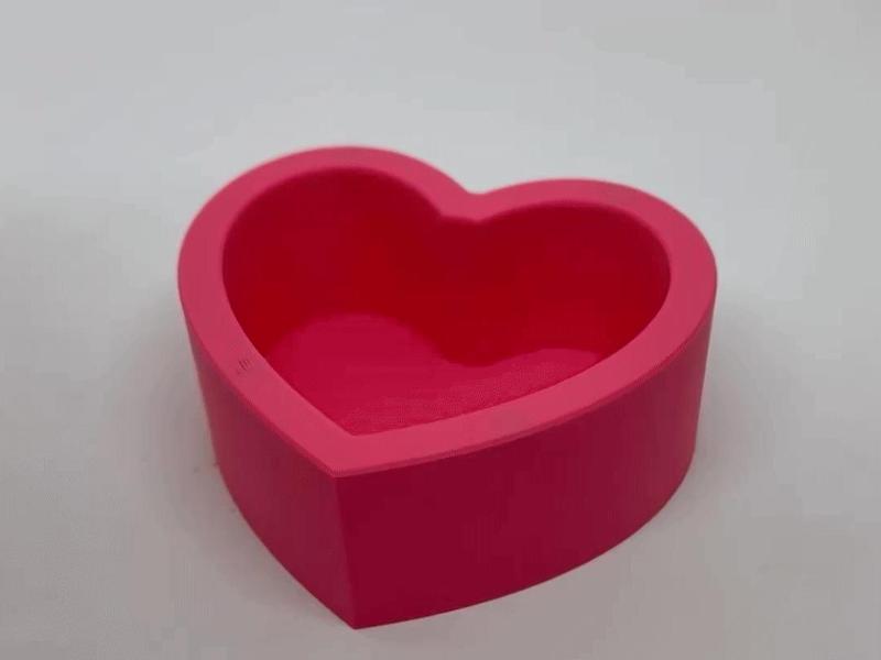 Heart Box with Magnetic Closure