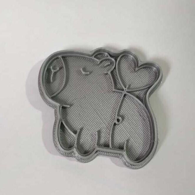 Capibara heart balloon - cookie cutter