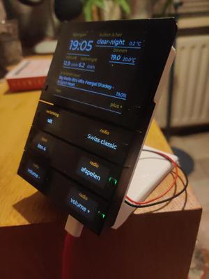 Button+ table stand